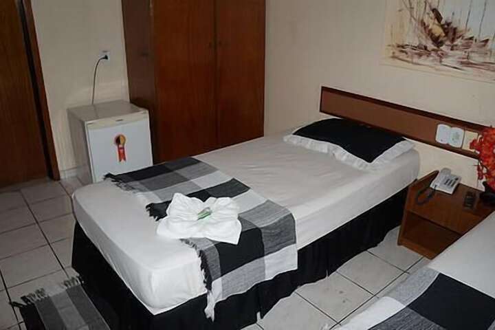 Room 9 of 26