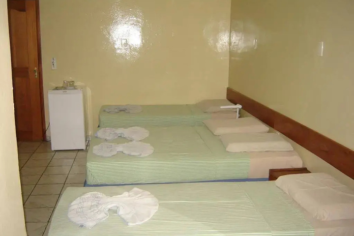 Room 6 of 14