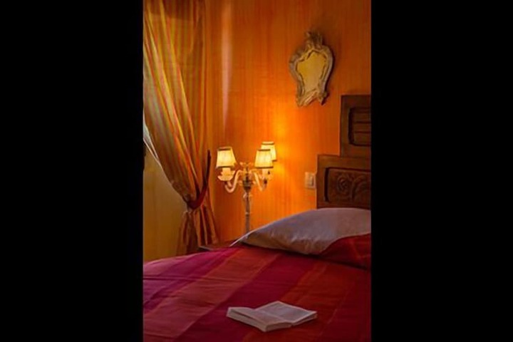 Room 18 of 121