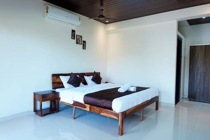 Room 12 of 40