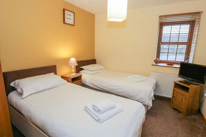 Room 2 of 19