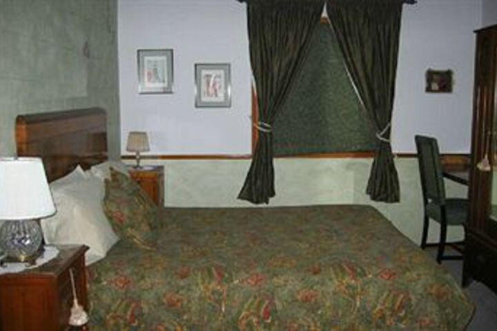 Room 11 of 23