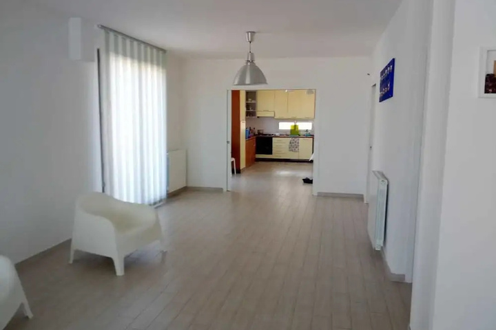 Room 5 of 7