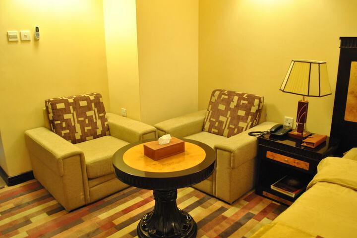 Room 6 of 18