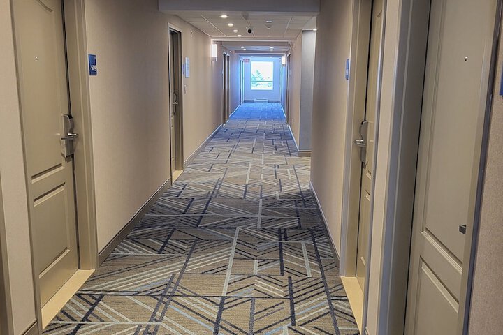 Ballroom/Hall 39 of 47