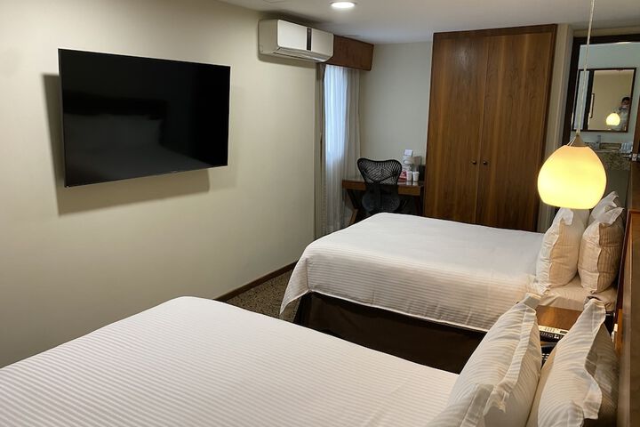 Room 17 of 84
