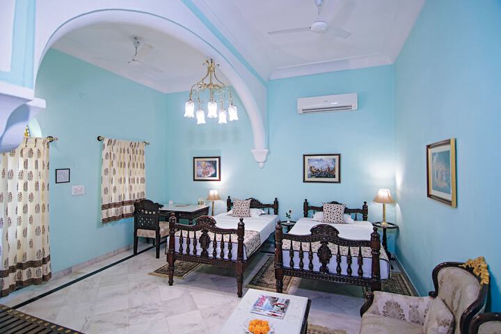 Room 10 of 70