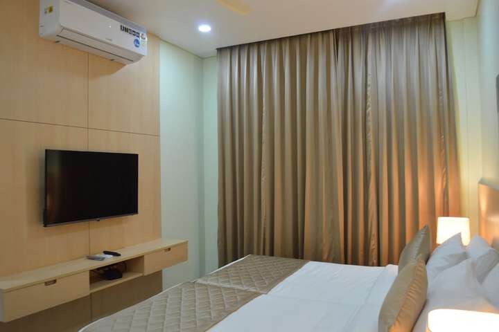Room 6 of 26