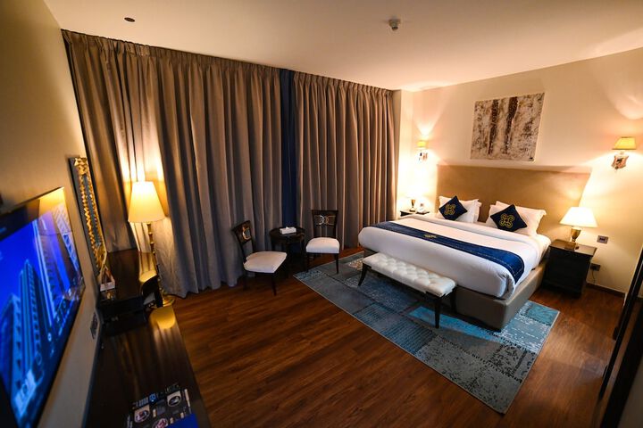 Room 25 of 48