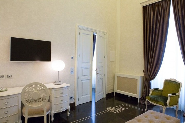 Room 126 of 198