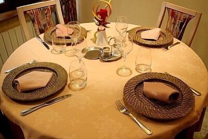 Dining 10 of 11