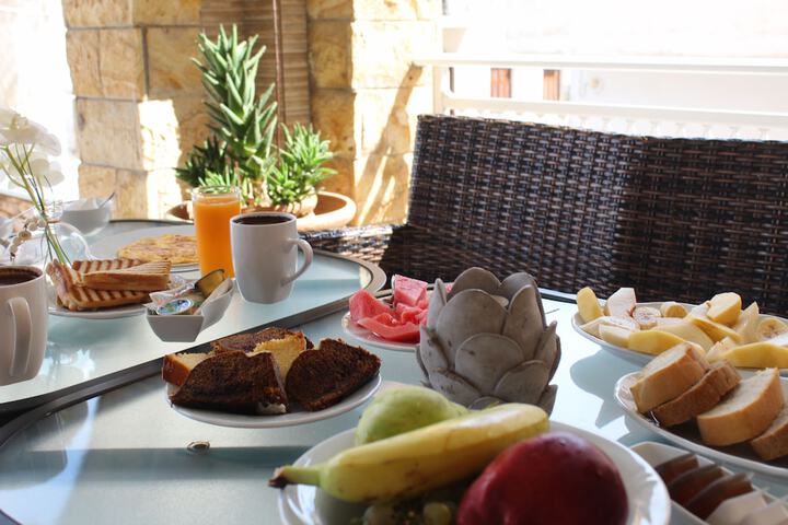 Breakfast/Coffee Service 80 of 99
