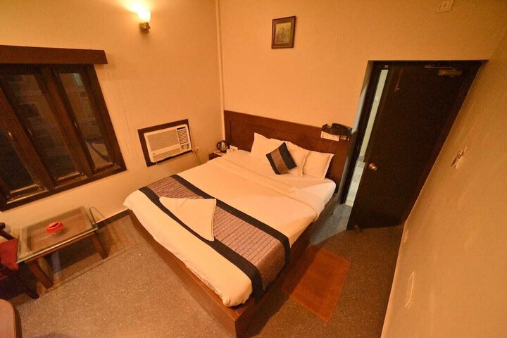 Room 7 of 19