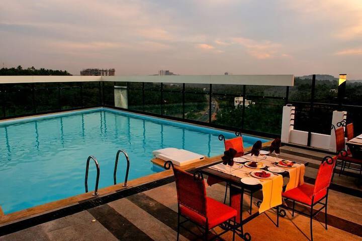 Pools & Facilities