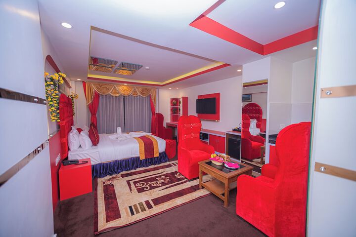 Room 4 of 70