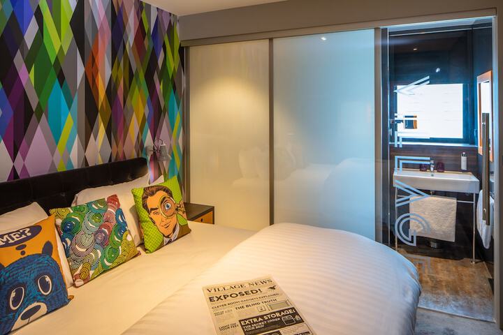 Room 5 of 37