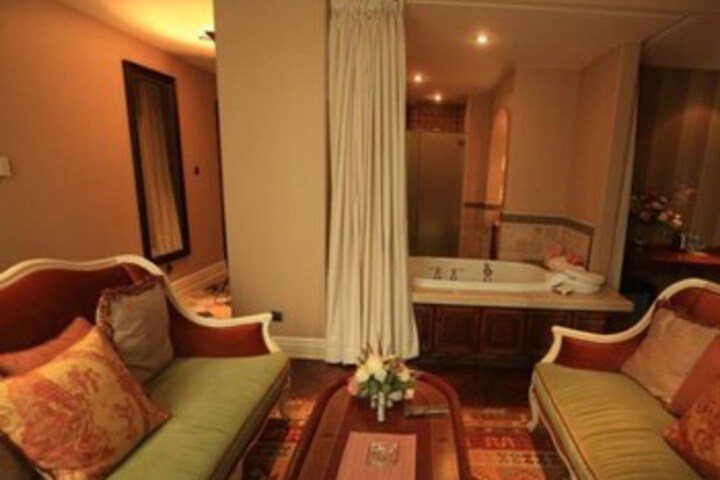 Room 2 of 28
