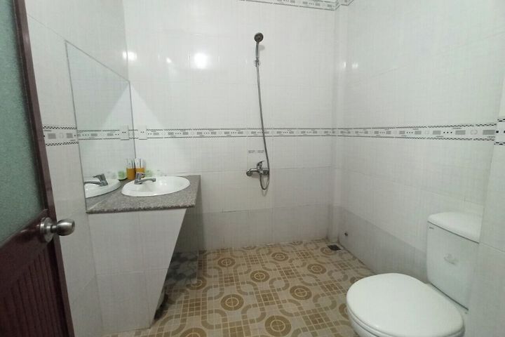 Room 25 of 59