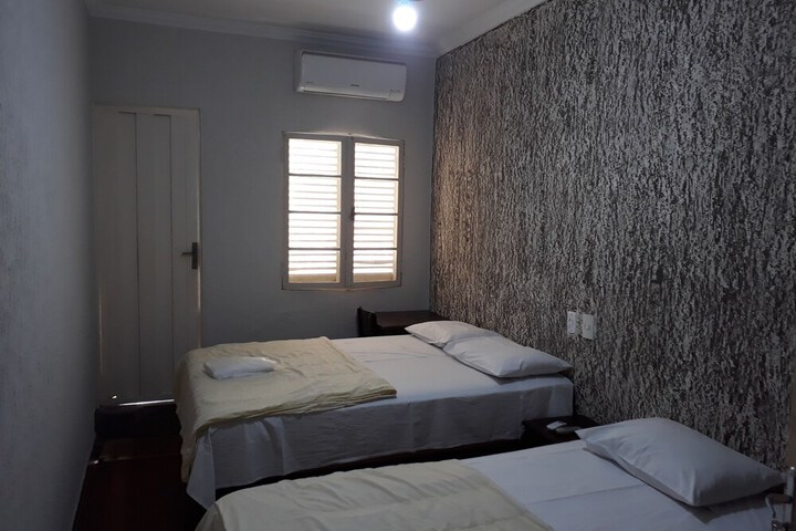 Room 16 of 98