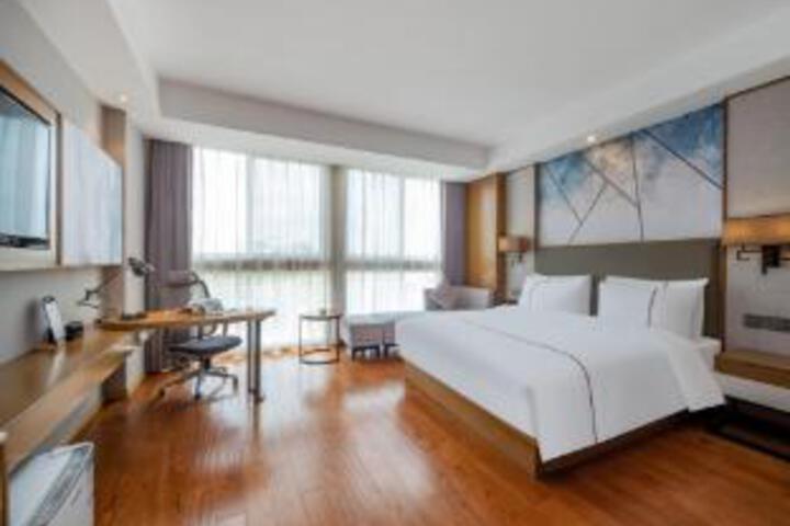Room 9 of 9