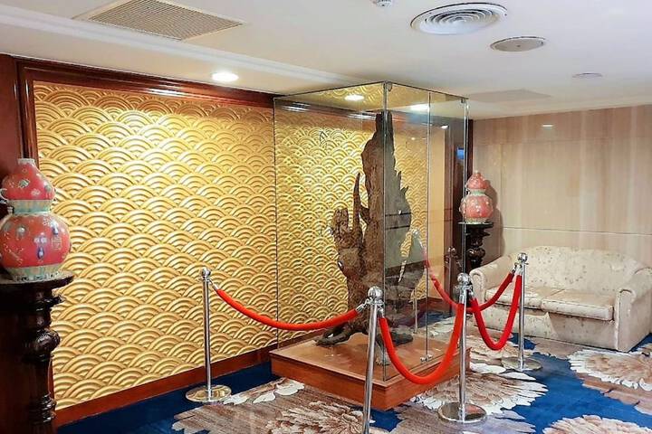 Ballroom/Hall 74 of 81