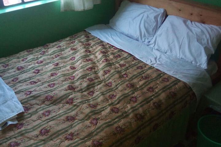 Room 4 of 14