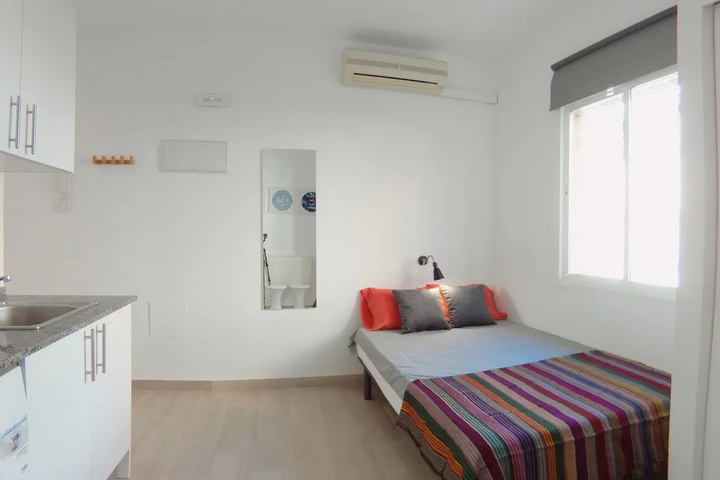 Room 8 of 14