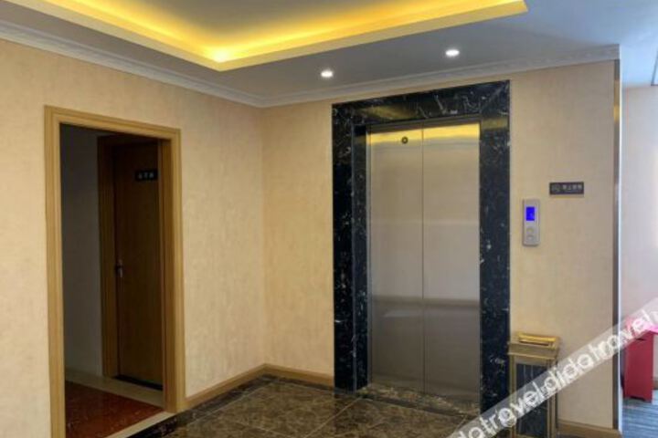 Hotel Interior 10 of 16
