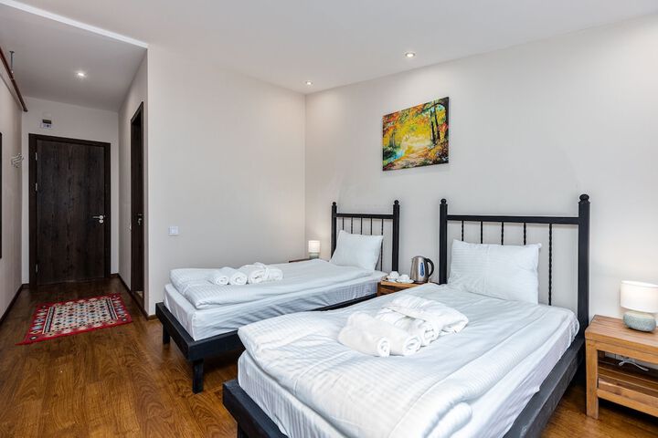Room 6 of 31