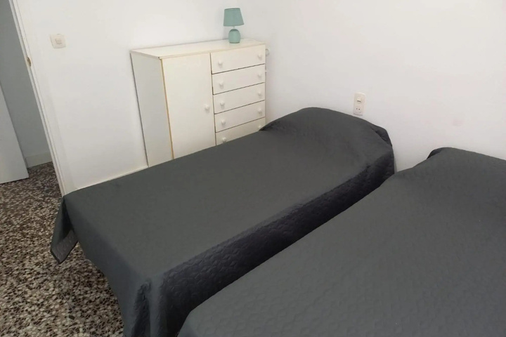 Room 6 of 16