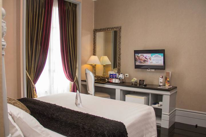 Room 4 of 48