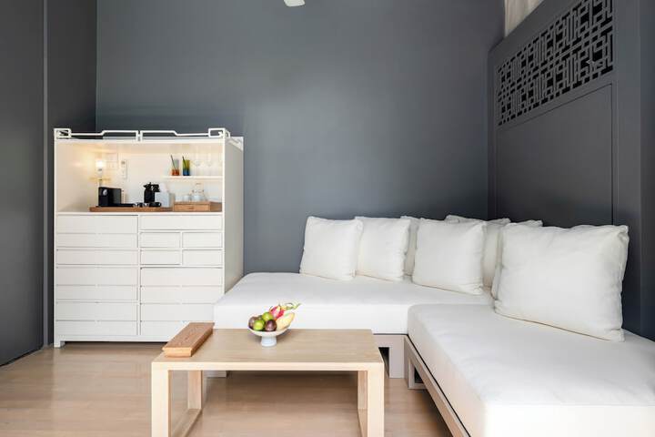Room 46 of 172