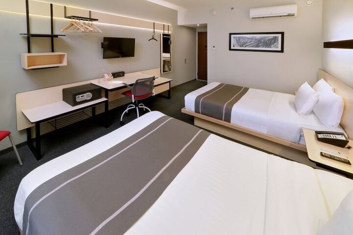 Room 11 of 45