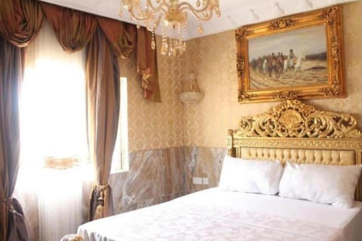 Room 22 of 61