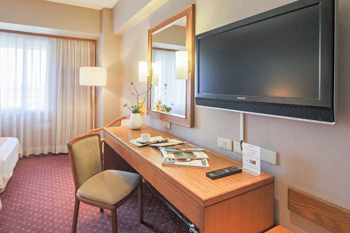 Room 15 of 64