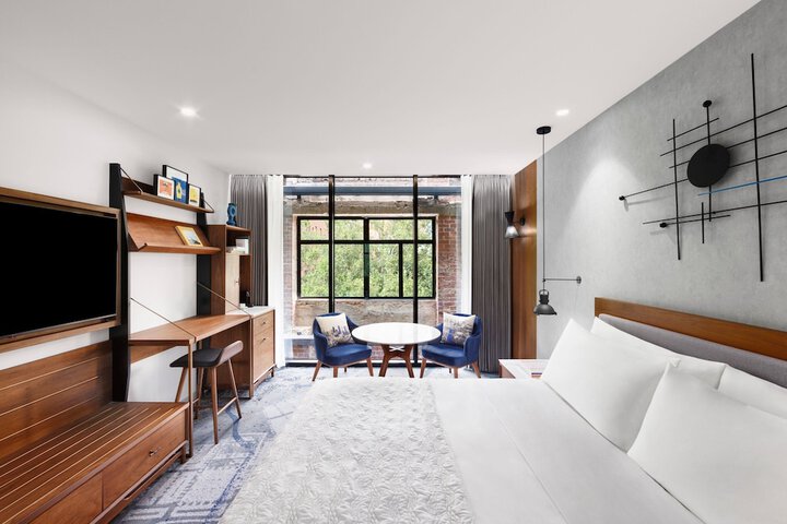 Room 15 of 110