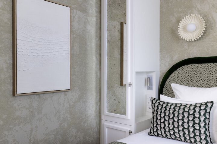 Room 10 of 64