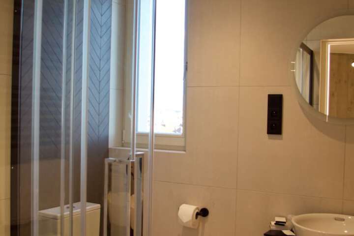 Room 16 of 41