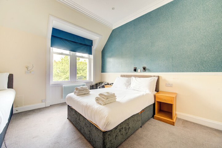 Room 21 of 105