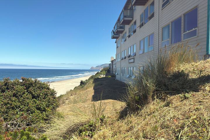 Seahorse Oceanfront Lodge in Lincoln City, OR