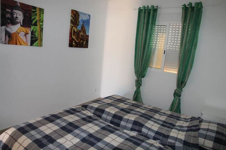 Room 2 of 37