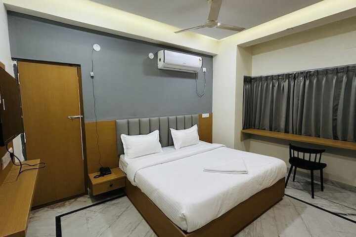 Room 8 of 31