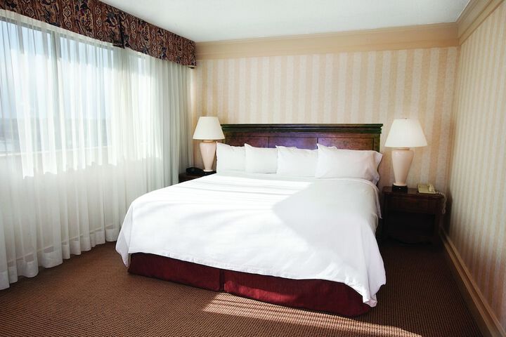 1 King Bed (2 of 4)