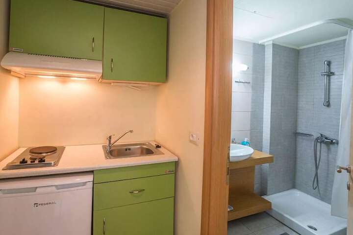 Room 8 of 36