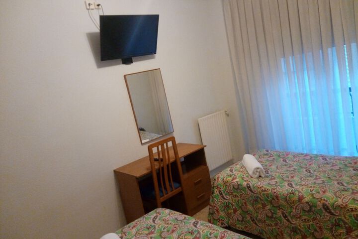 Room 5 of 11