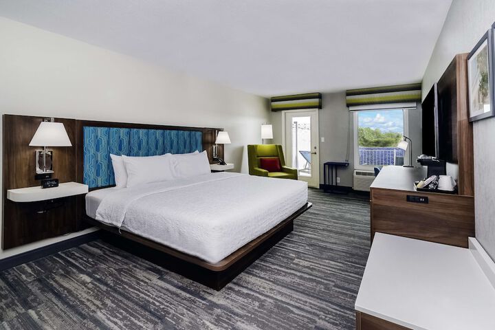1 King Bed (7 of 16)