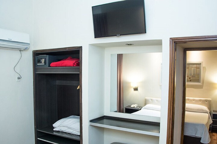 Room 3 of 18