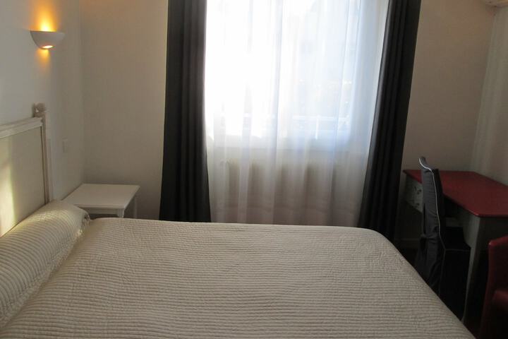 Room 10 of 31