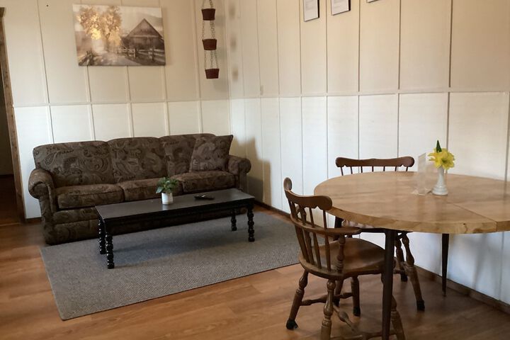 Room 8 of 9