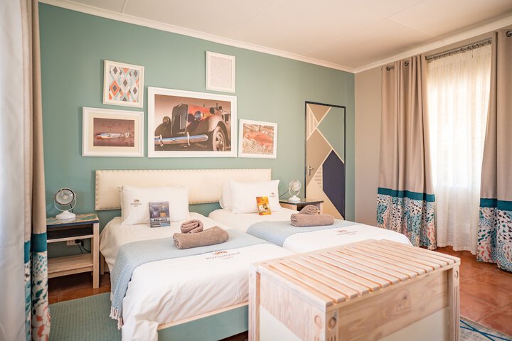 Room 9 of 33